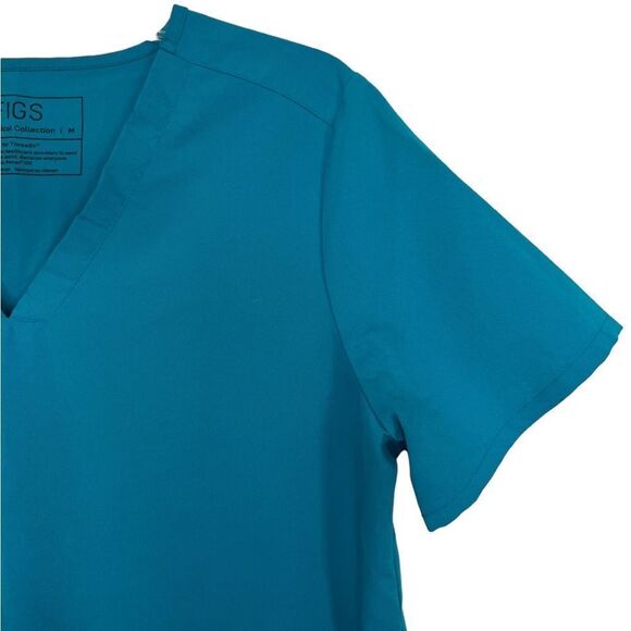Figs Blue Casma Three-Pocket Scrub Top Size Medium - Picture 5 of 10